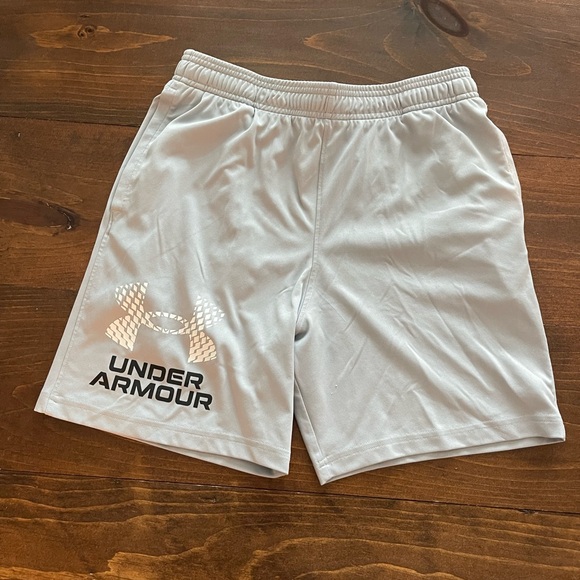 Boy’s Under Armour Shorts Bundle - Picture 7 of 11
